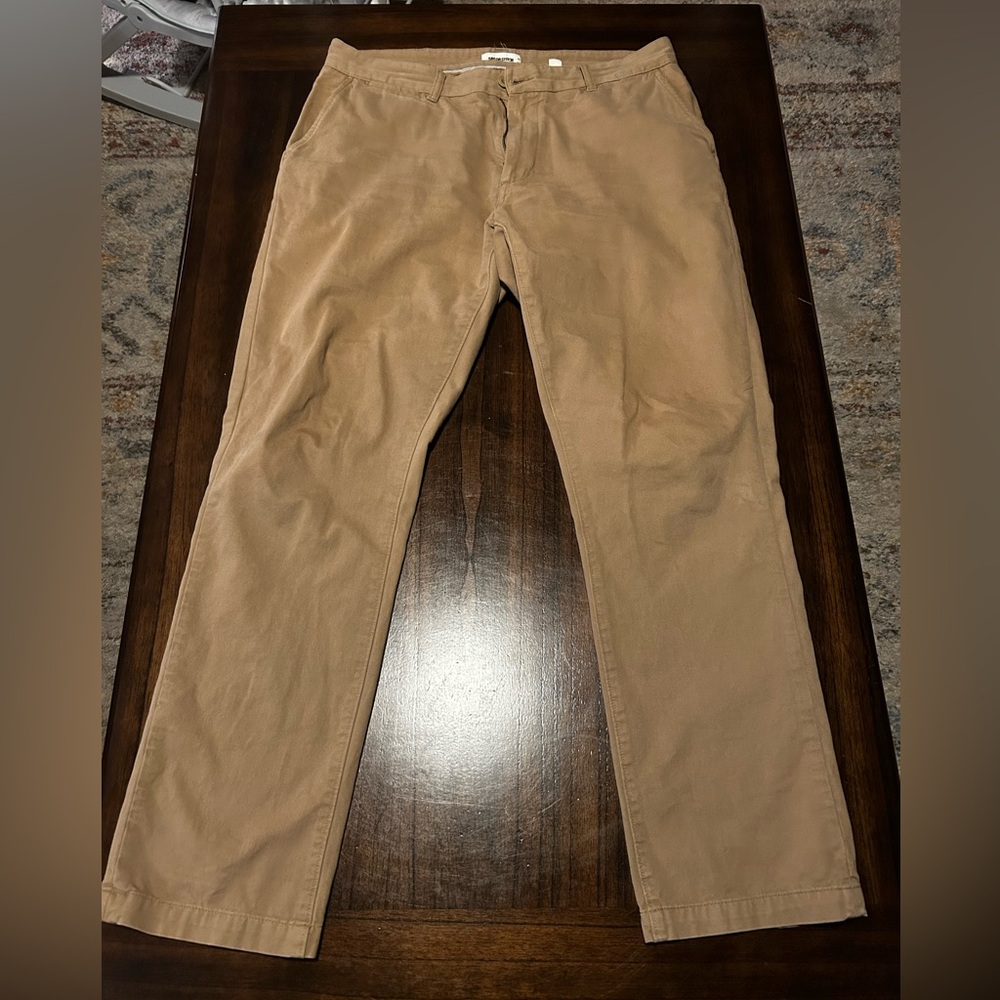 Taylor stitch khaki foundation pant size 35x32